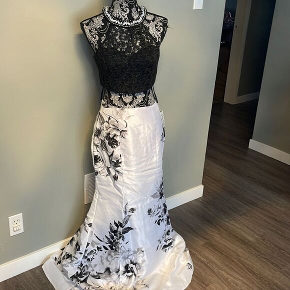 Sequin Hearts Two-piece Beaded Lace Crop Top and Floral Skirt-white-7 - Picture 2 of 4